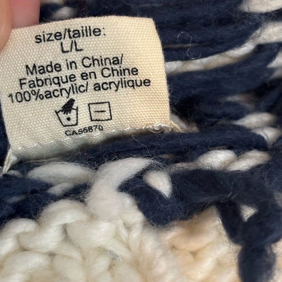 The Blueberry Hill Navy White Plaid Hand Knit Pom Beanie Hat L - Picture 4 of 5